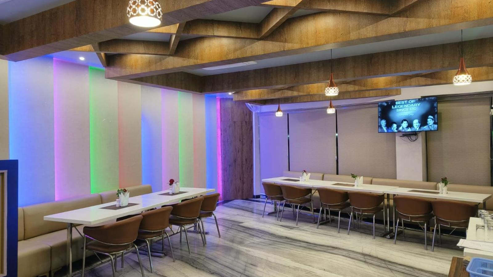 V Square Airport Hotel Lucknow Zewnętrze zdjęcie